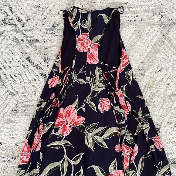 NWT Floral Dress with tie up sides! - Picture 4 of 4